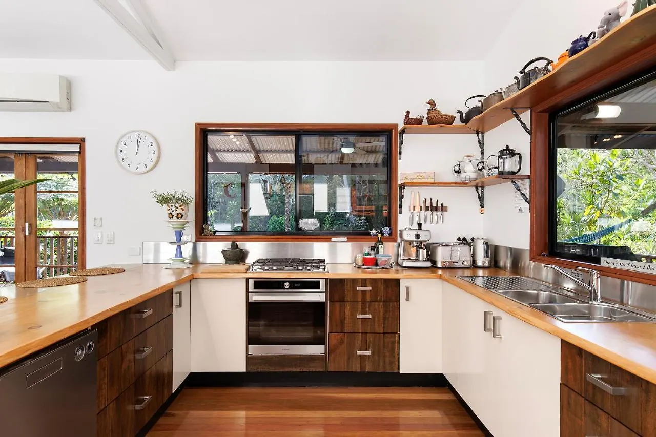 Eclectic Oasis In Doonan, Sunshine Coast Villa Holiday home Doonan